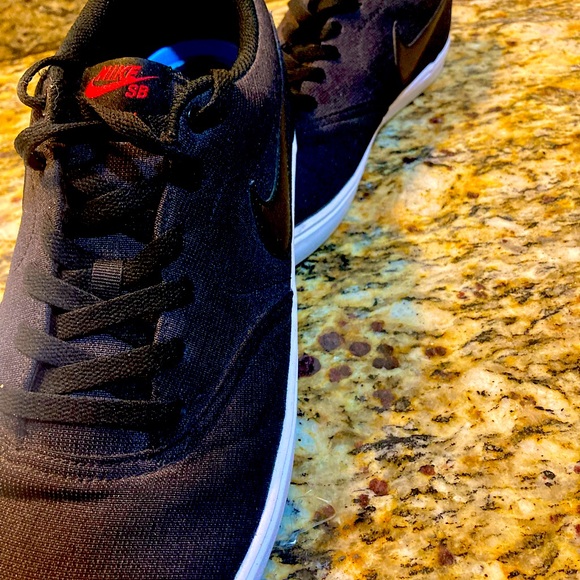 Nike Shoes - Picture 3 of 3